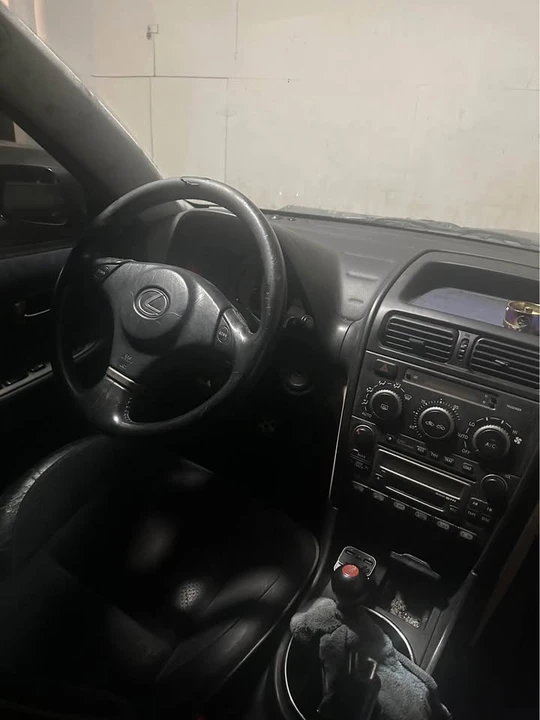 2001 Lexus IS 1st Gen - Image 4 of 4