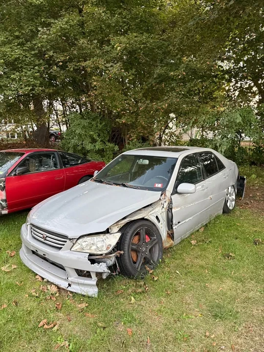 2001 Lexus IS 1st Gen - Image 2 of 9