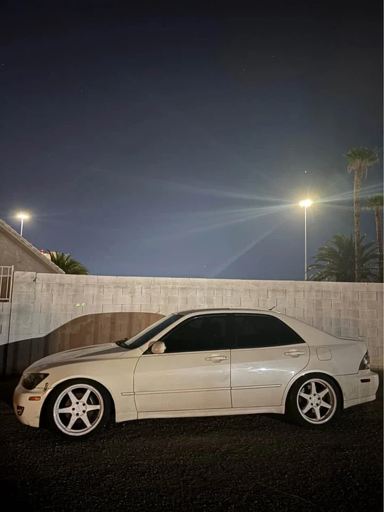 2001 Lexus IS 1st Gen - Image 2 of 11