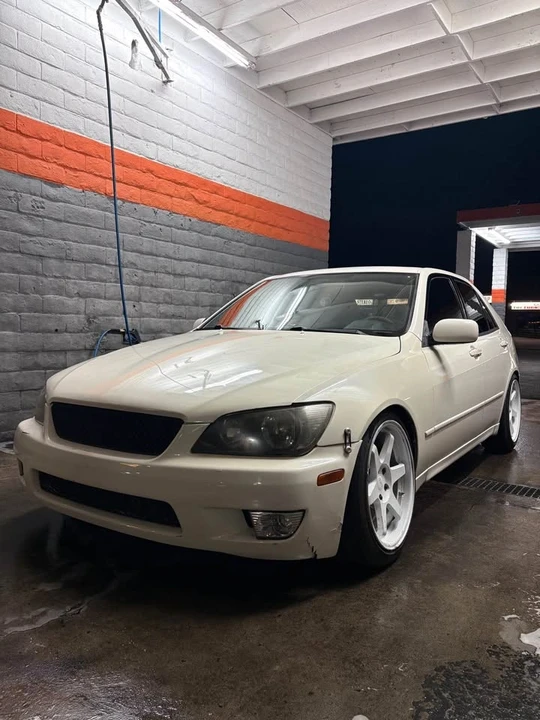 2001 Lexus IS 1st Gen - Image 10 of 11