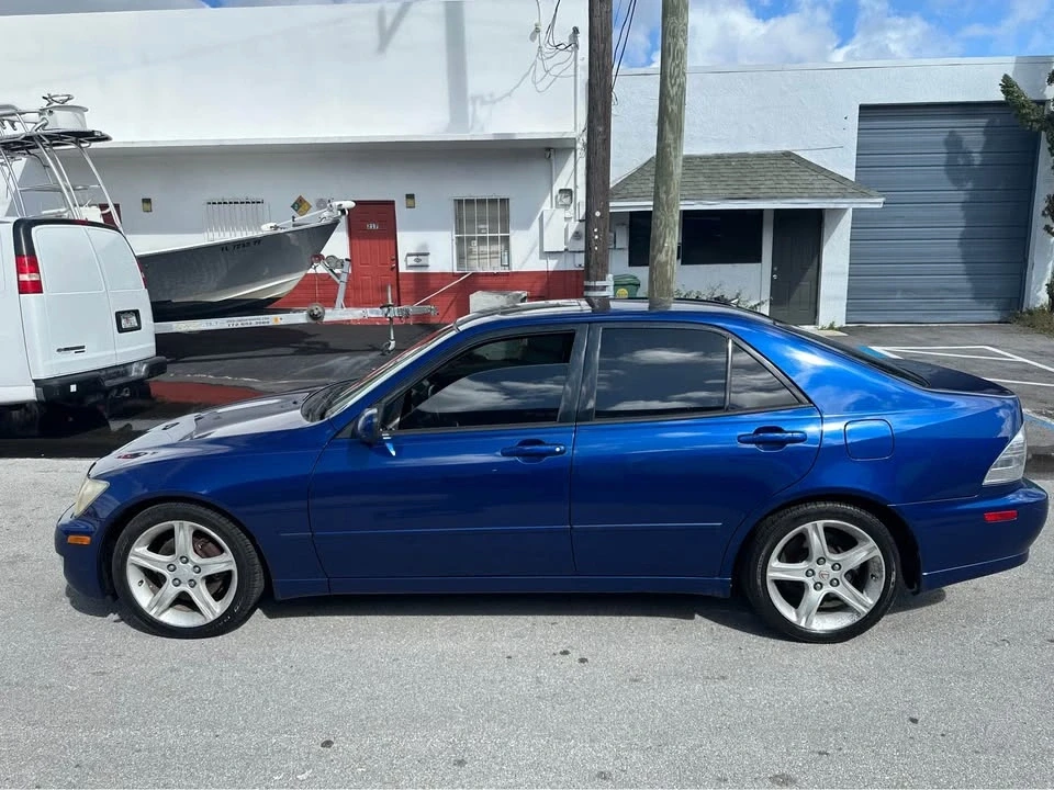 2001 Lexus IS 1st Gen - Image 5 of 8