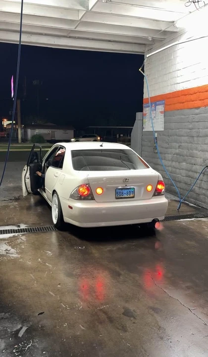 2001 Lexus IS 1st Gen - Image 8 of 11