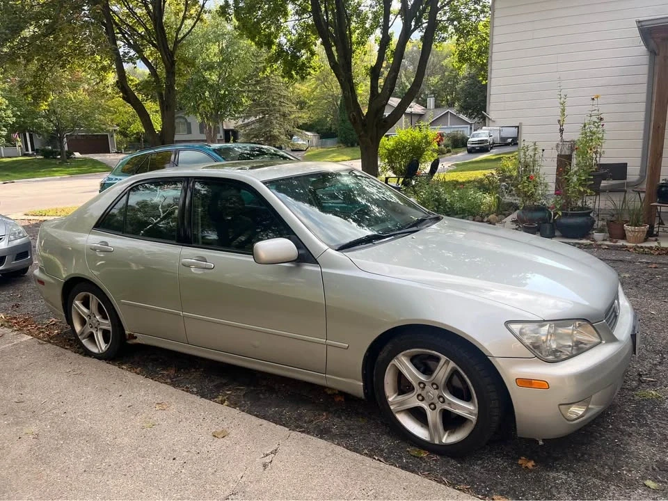2001 Lexus IS 1st Gen - Image 5 of 9