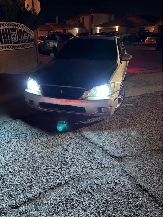 2001 Lexus IS 1st Gen - Image 4 of 6