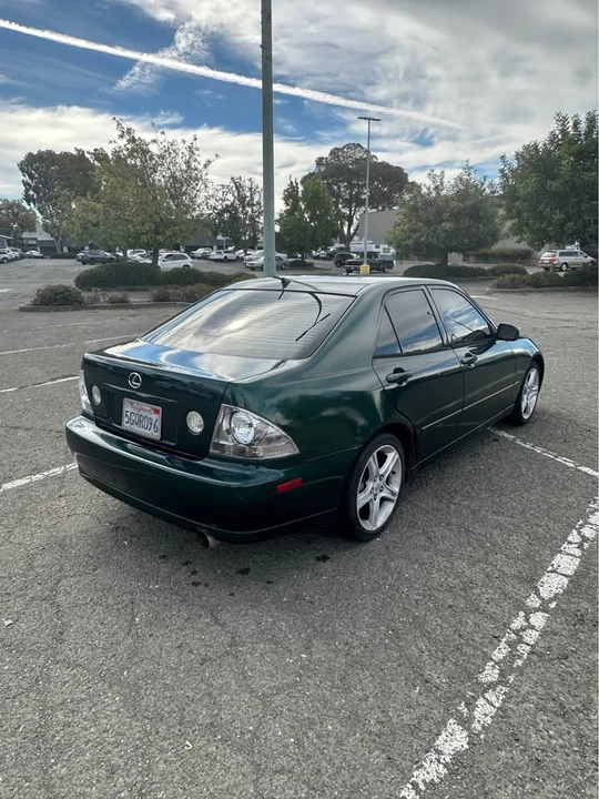 2001 Lexus IS 1st Gen - Image 5 of 14