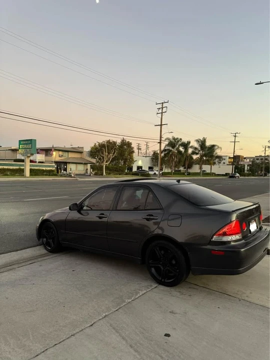 2001 Lexus IS 1st Gen - Image 3 of 12