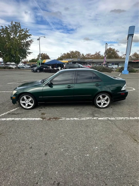 2001 Lexus IS 1st Gen - Image 2 of 14