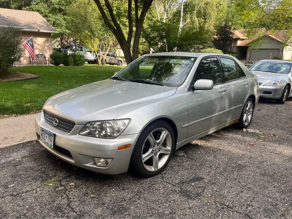 2001 Lexus IS 1st Gen - Image 3 of 9