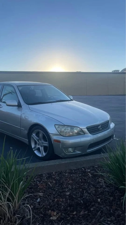 2001 Lexus IS 1st Gen - Image 5 of 5