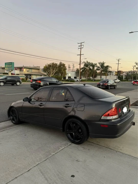 2001 Lexus IS 1st Gen - Image 3 of 12