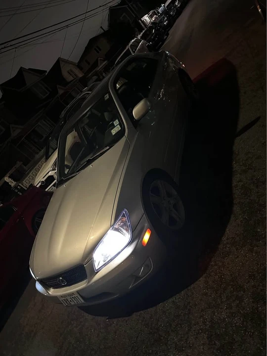 2001 Lexus IS 1st Gen - Image 8 of 9