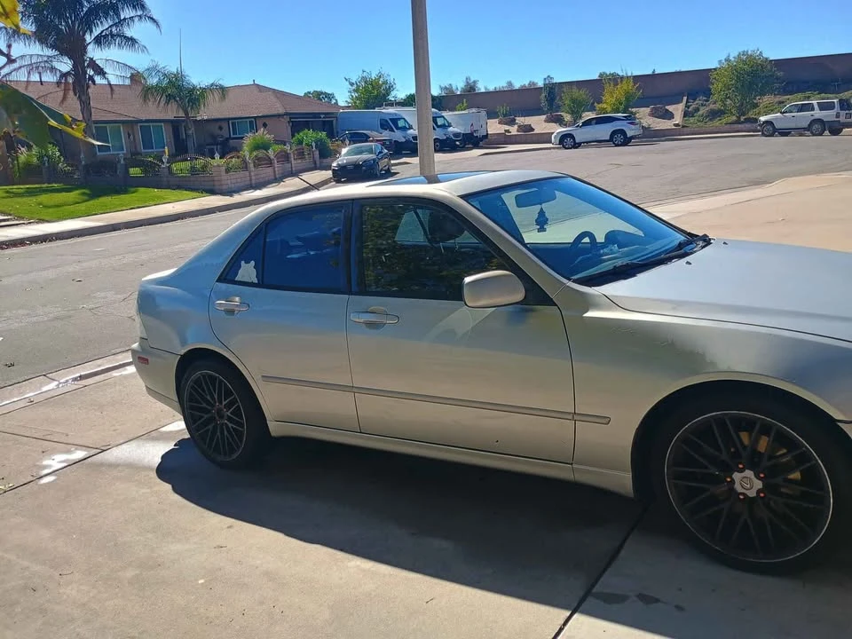 2001 Lexus IS 1st Gen - Image 4 of 7