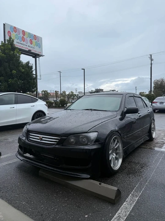 2001 Lexus IS 1st Gen - Image 3 of 4