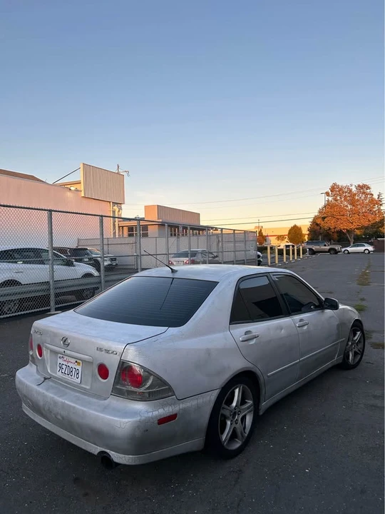 2001 Lexus IS 1st Gen - Image 4 of 10