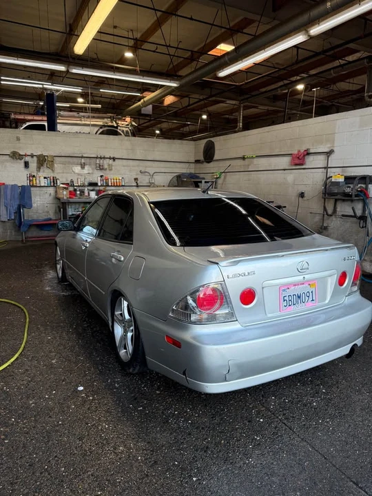 2001 Lexus IS 1st Gen - Image 4 of 7