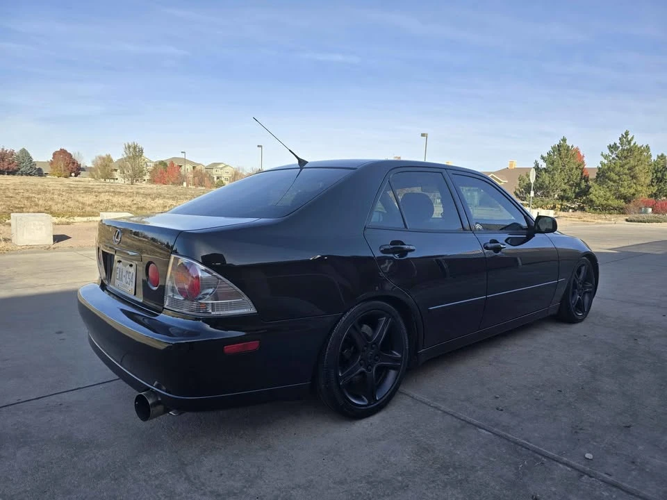 2001 Lexus IS 1st Gen - Image 4 of 14