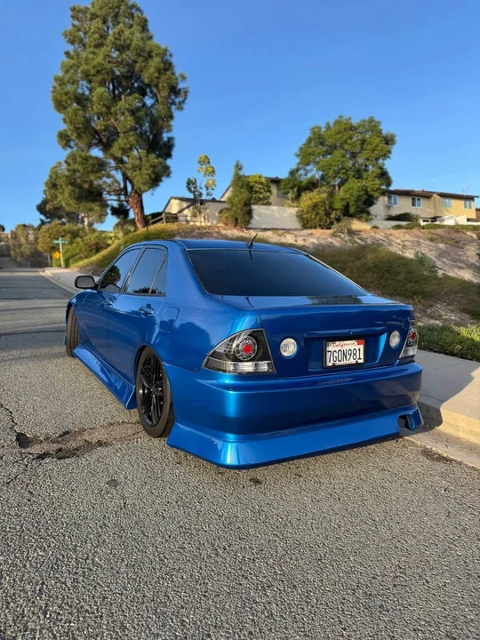 2001 Lexus IS 1st Gen - Image 9 of 10