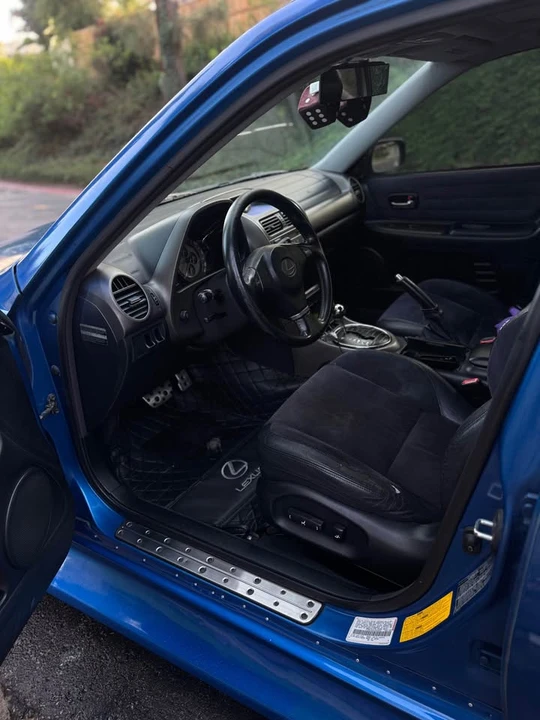 2001 Lexus IS 1st Gen - Image 5 of 10