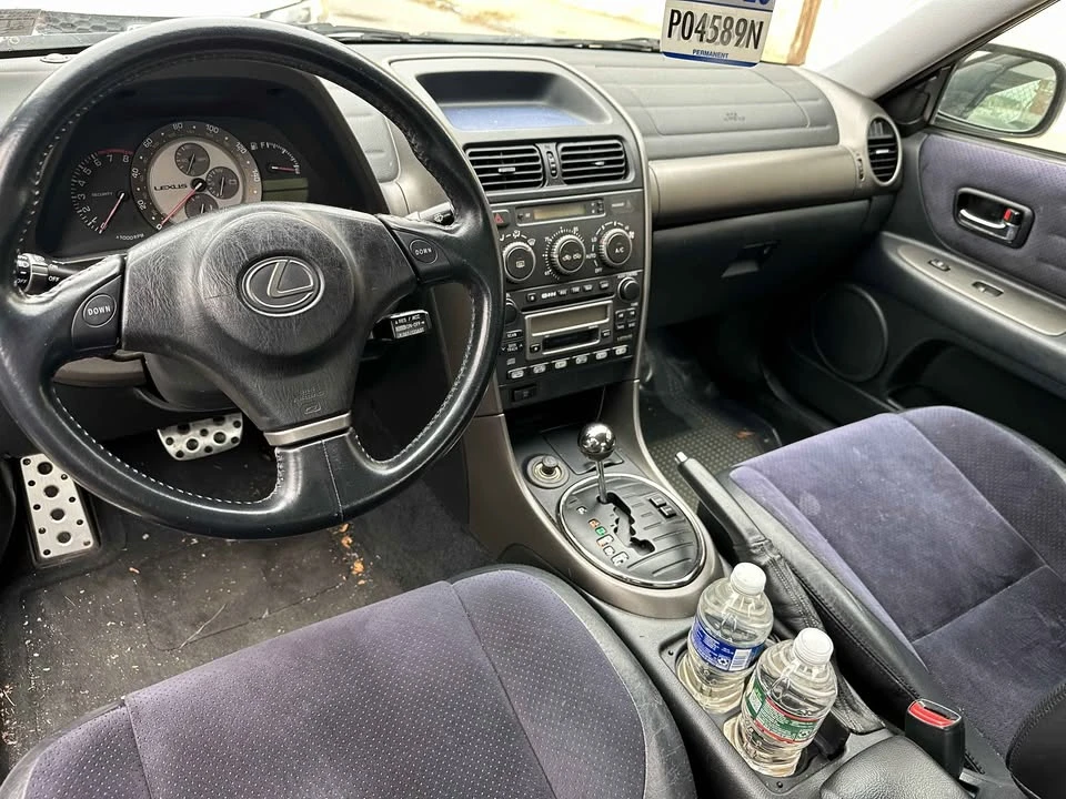 2001 Lexus IS 1st Gen - Image 11 of 20