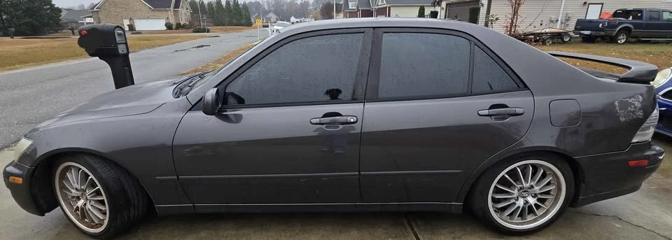 2001 Lexus IS 1st Gen - Image 4 of 5