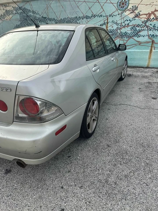 2001 Lexus IS 1st Gen - Image 3 of 20