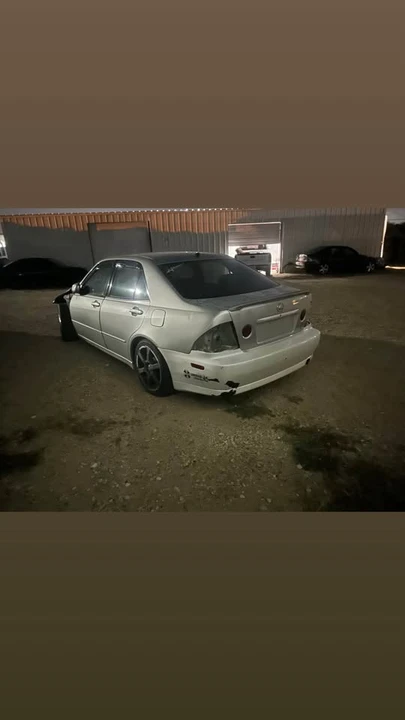 2001 Lexus IS 1st Gen - Image 4 of 4