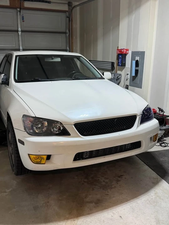 2001 Lexus IS 2nd Gen - Image 4 of 12