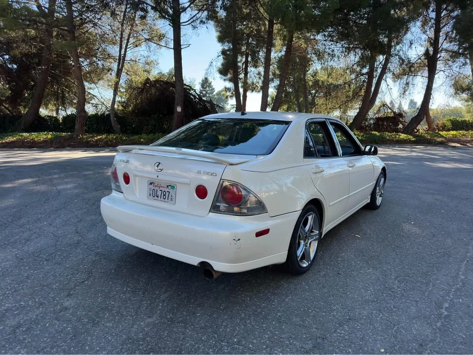 2001 Lexus IS 1st Gen - Image 9 of 19