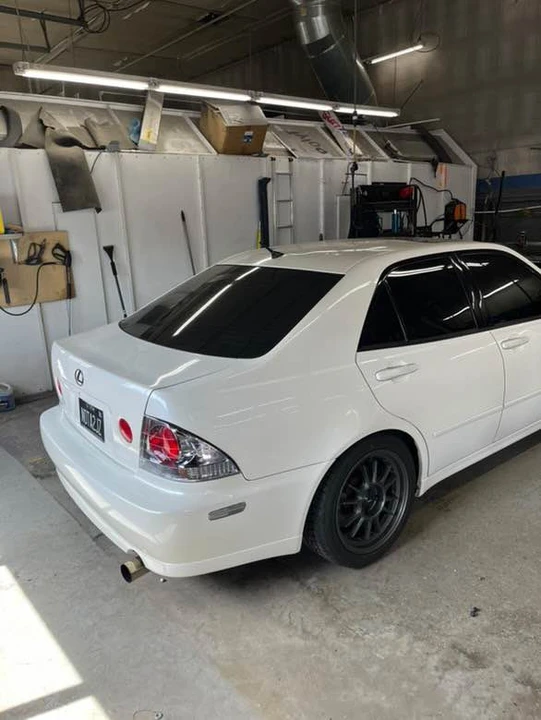 2001 Lexus IS 2nd Gen - Image 3 of 12