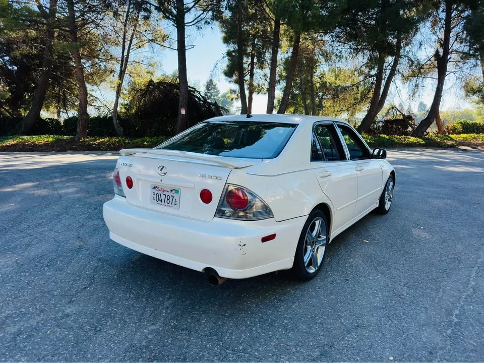2001 Lexus IS 1st Gen - Image 5 of 19