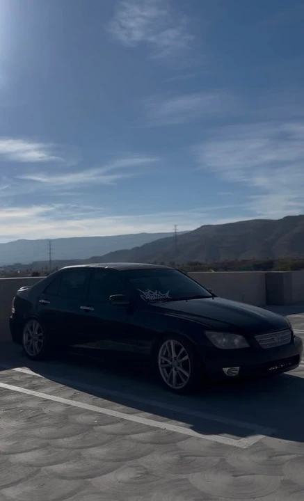 2001 Lexus IS 1st Gen - Image 4 of 5