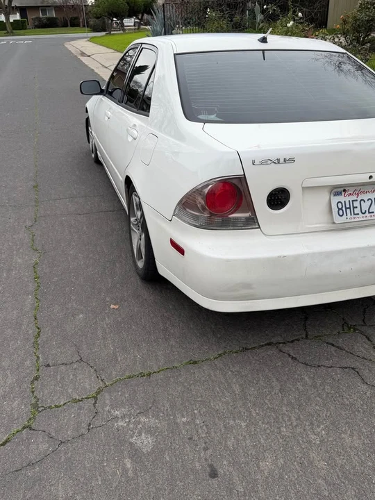 2001 Lexus IS 1st Gen - Image 4 of 8