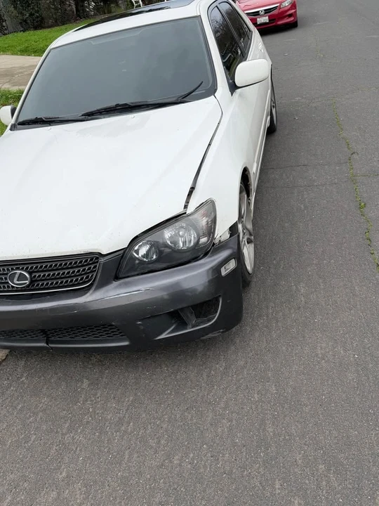 2001 Lexus IS 1st Gen - Image 2 of 8