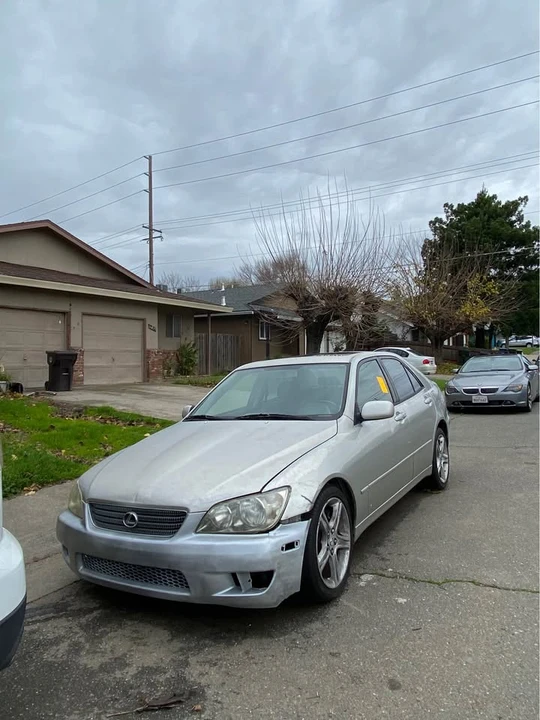2001 Lexus IS 1st Gen - Image 3 of 4