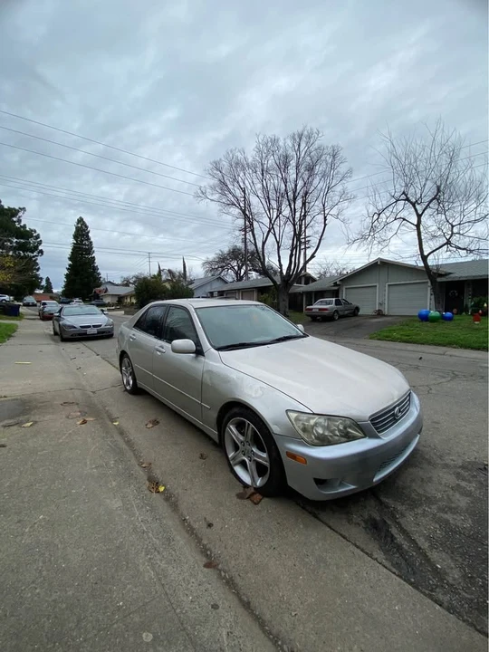 2001 Lexus IS 1st Gen - Image 4 of 4