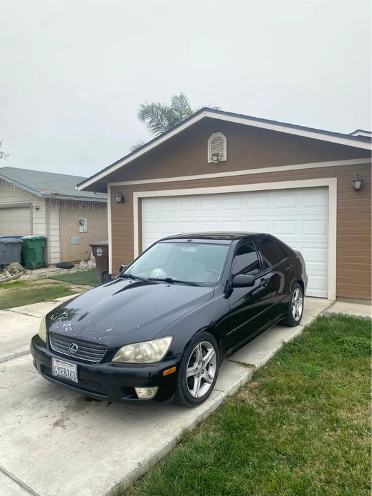 2001 Lexus IS 1st Gen - Image 2 of 12