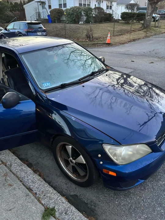 2001 Lexus IS 1st Gen - Image 5 of 9