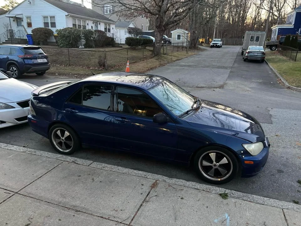 2001 Lexus IS 1st Gen - Image 4 of 9