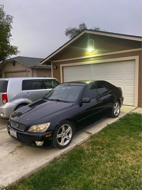 2001 Lexus IS 1st Gen - Image 3 of 12