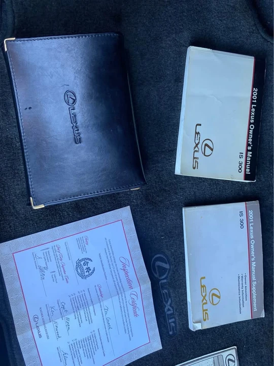 2001 Lexus IS 1st Gen - Image 11 of 12