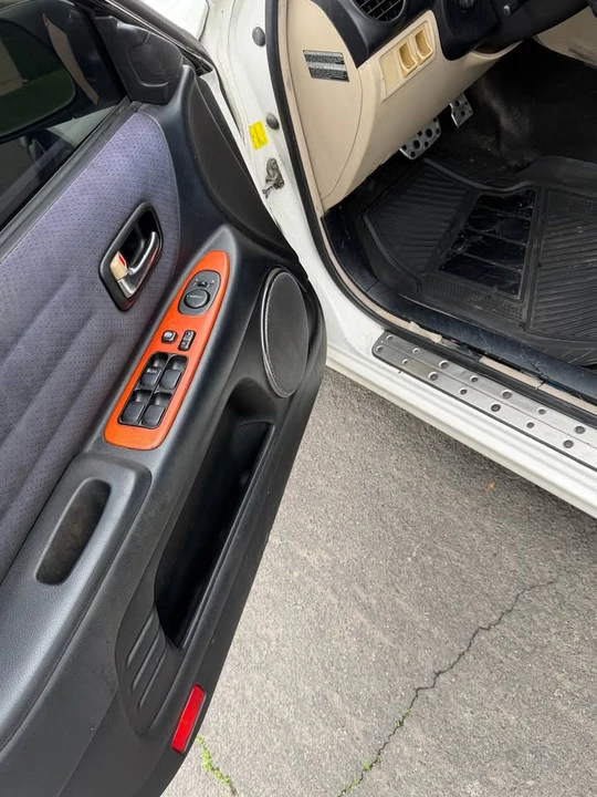 2001 Lexus IS 1st Gen - Image 7 of 8