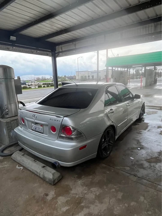 2001 Lexus IS 1st Gen - Image 3 of 10