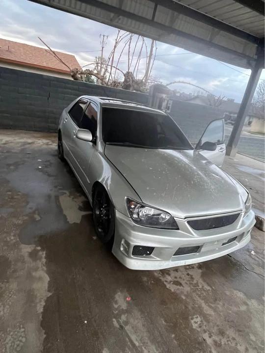 2001 Lexus IS 1st Gen - Image 2 of 10