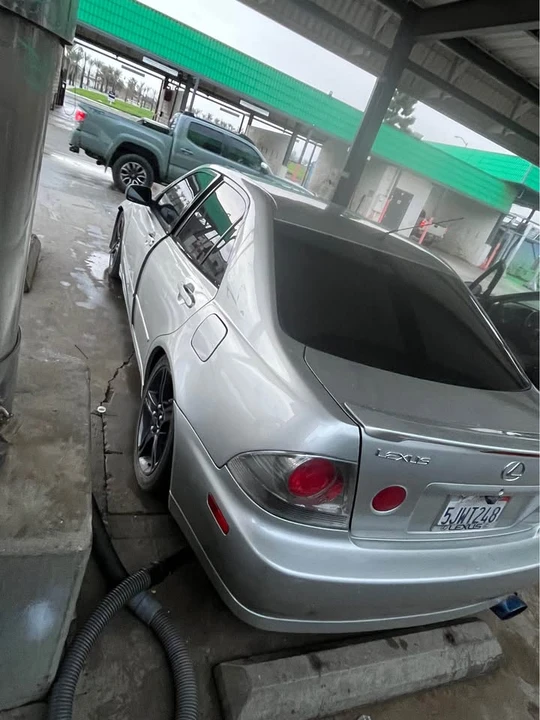 2001 Lexus IS 1st Gen - Image 4 of 10