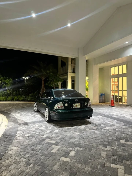 2001 Lexus IS 1st Gen - Image 4 of 8