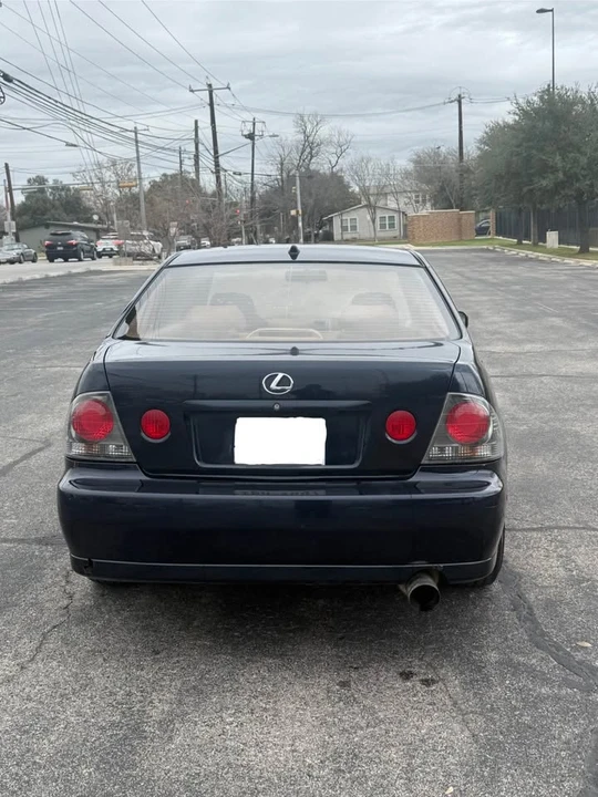 2001 Lexus IS 1st Gen - Image 2 of 10