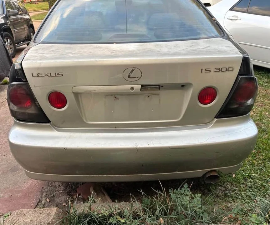 2001 Lexus IS 1st Gen - Image 6 of 12