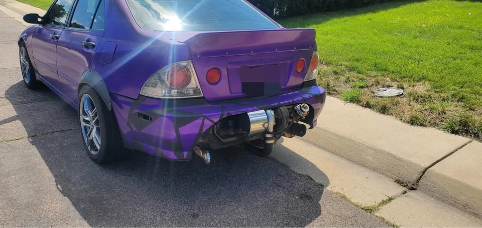 2001 Lexus IS 1st Gen - Image 2 of 4
