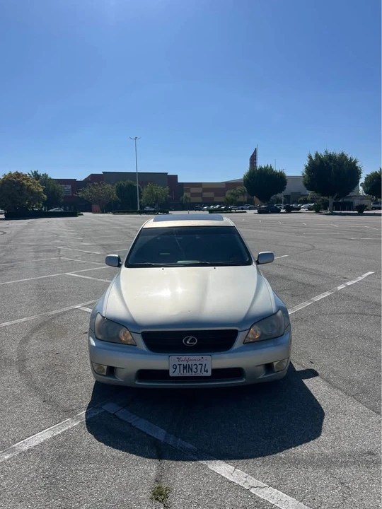 2001 Lexus IS 1st Gen - Image 15 of 19