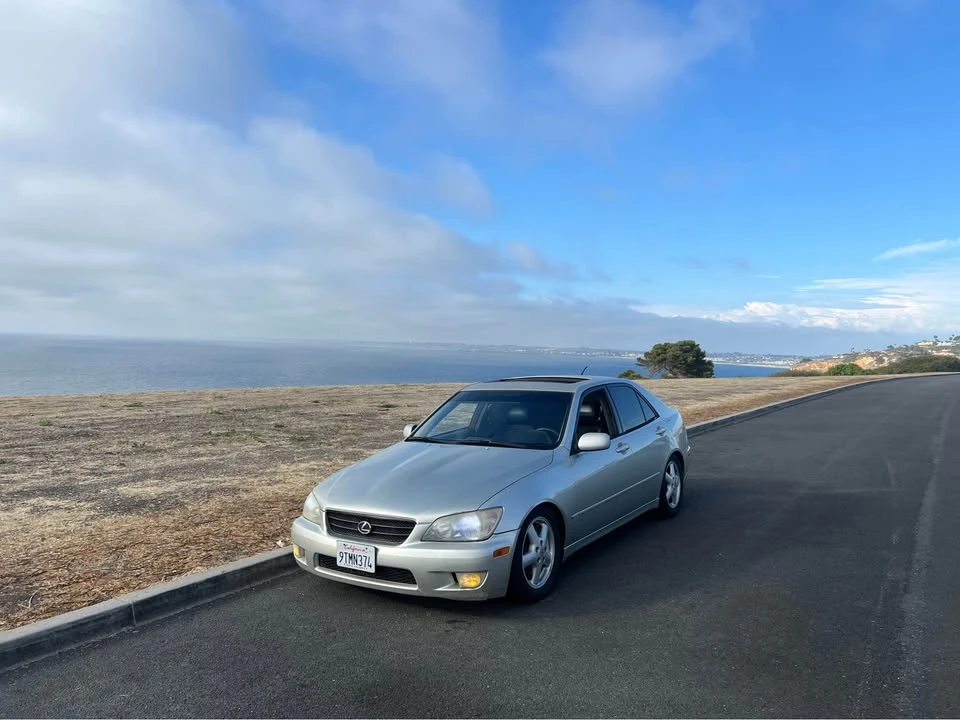 2001 Lexus IS 1st Gen - Image 2 of 19